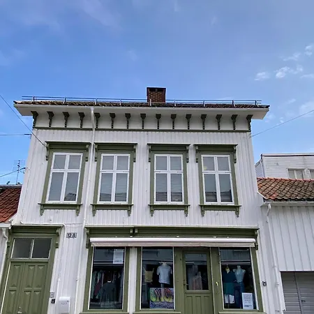 Sjarmerende Leilighet I Hjertet Av Risor Exterior photo